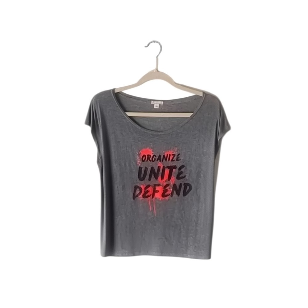 GAP Gray Muscle Tee with Red Print